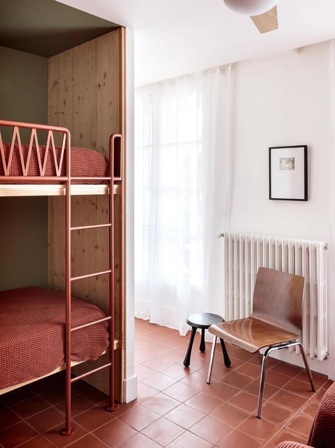 Hotel Voltaire Арль Экстерьер фото