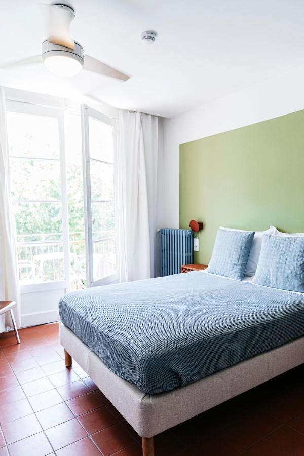 Hotel Voltaire Арль Экстерьер фото